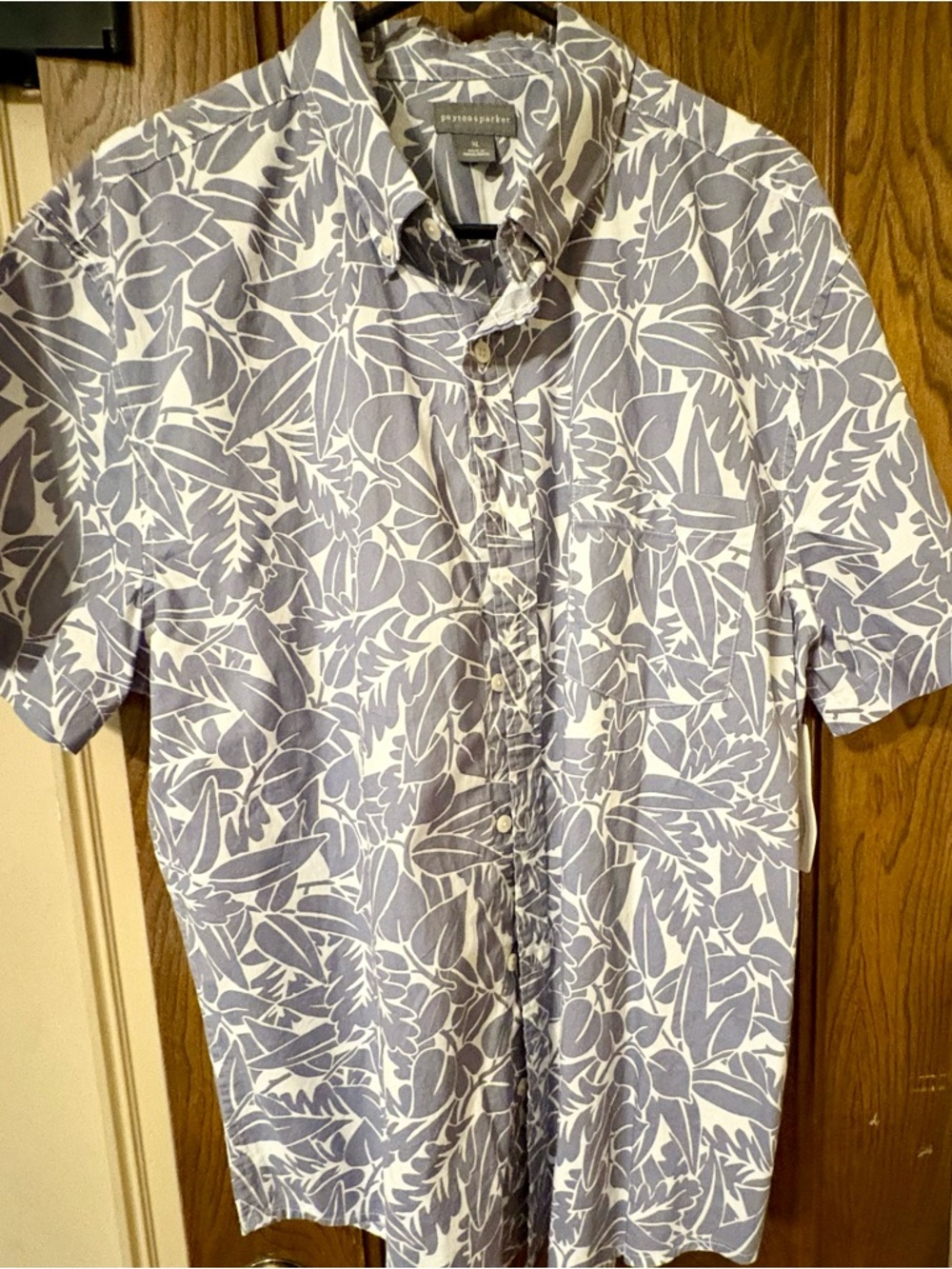 Men's XL Peyton&Parker button down short sleeve gray/white printed shirt.